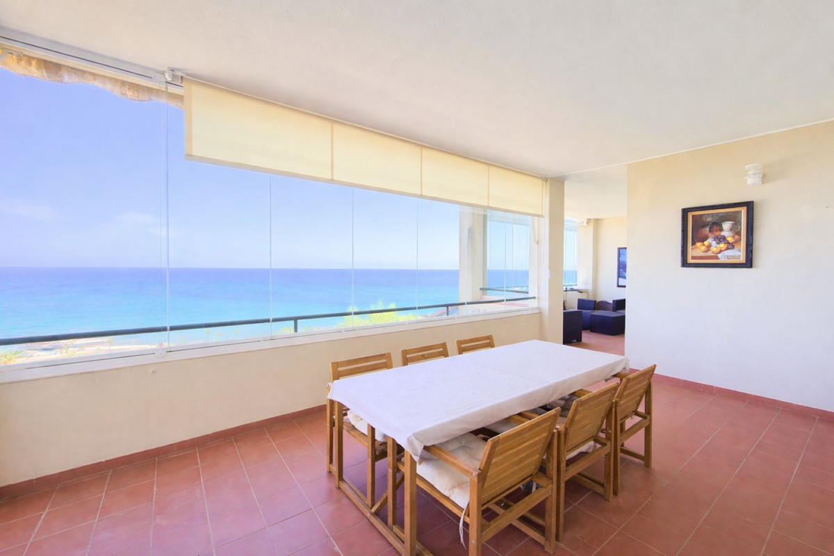 Se vende Apartamento Planta Media de 3 dormitorios en Costa Del Sol, Málaga, España