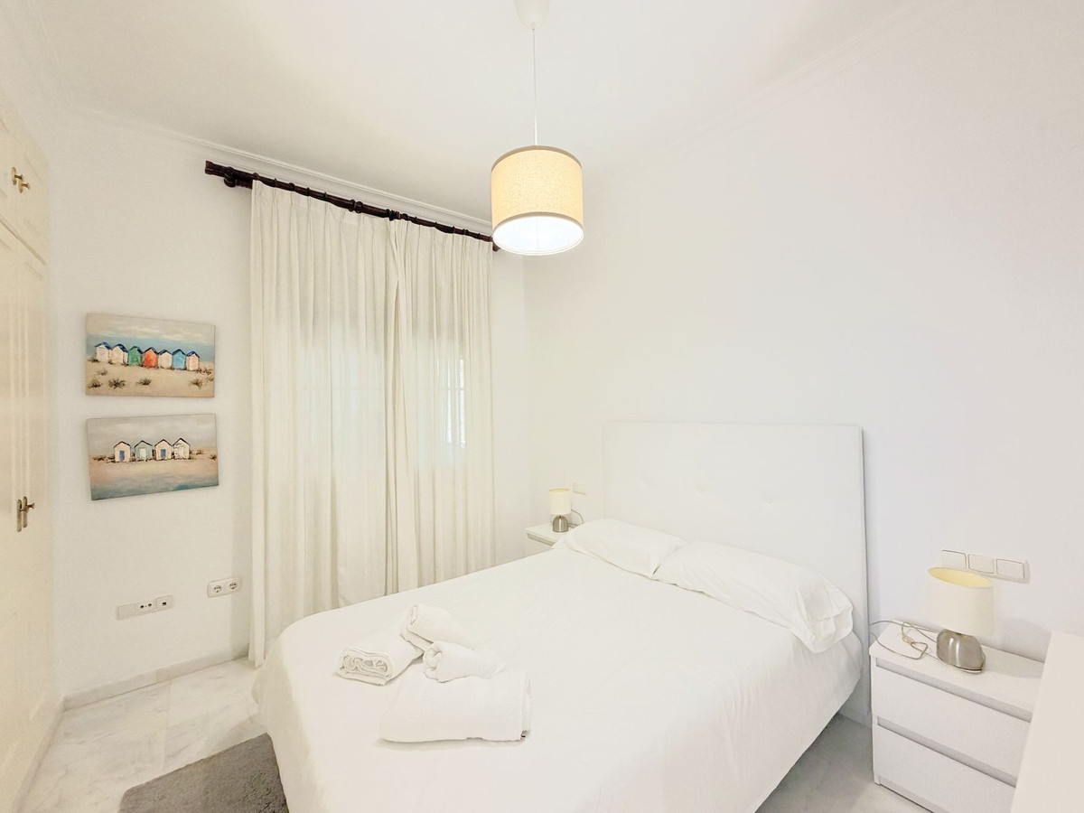 Se vende Apartamento Planta Media de 3 dormitorios en Costa Del Sol, Málaga, España