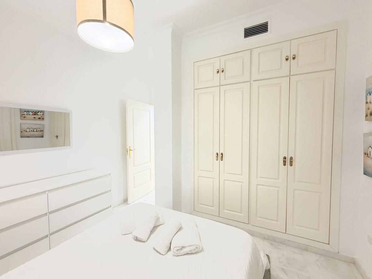 Se vende Apartamento Planta Media de 3 dormitorios en Costa Del Sol, Málaga, España