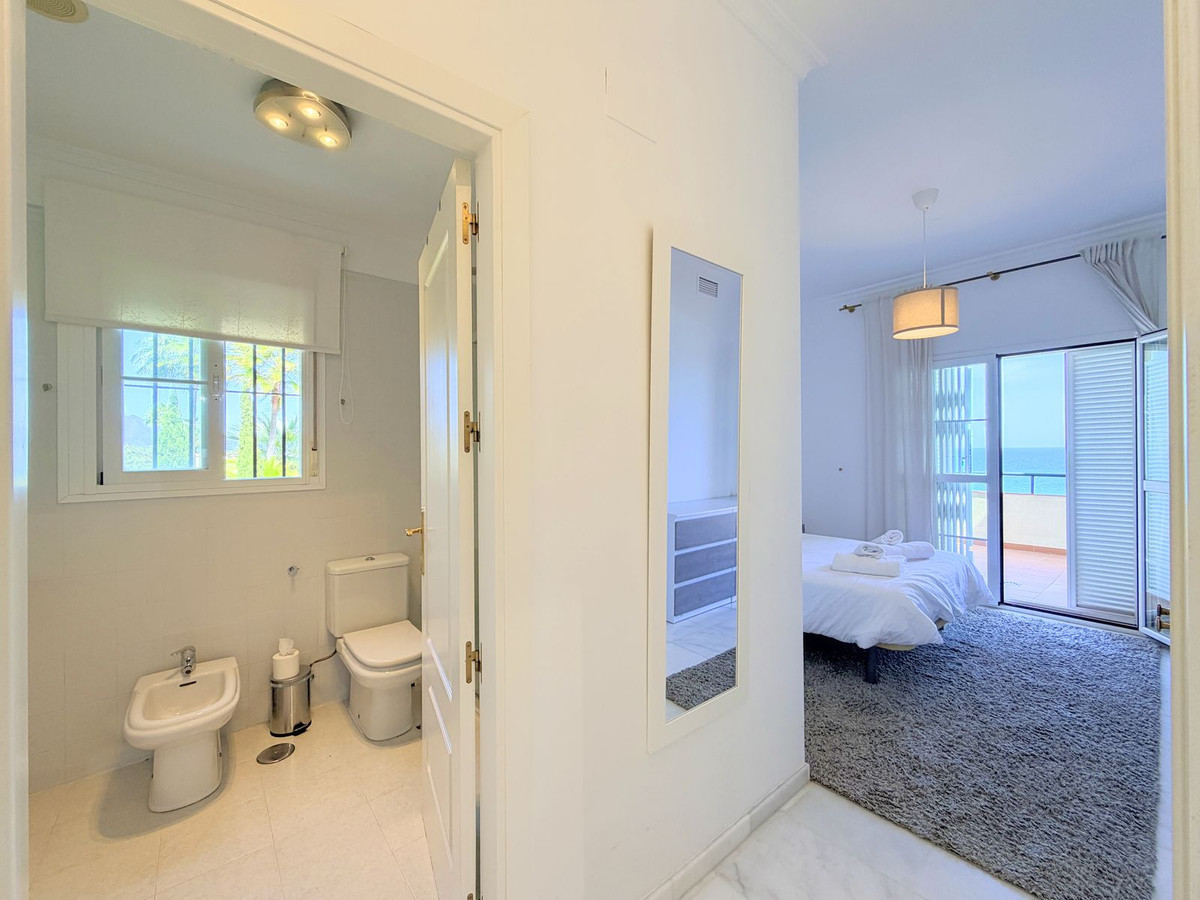 Se vende Apartamento Planta Media de 3 dormitorios en Costa Del Sol, Málaga, España