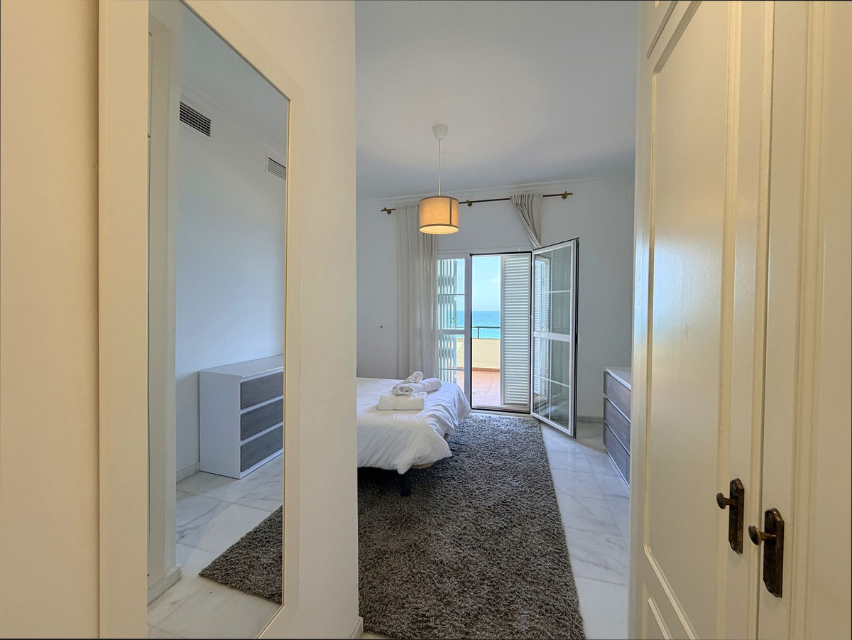 Se vende Apartamento Planta Media de 3 dormitorios en Costa Del Sol, Málaga, España