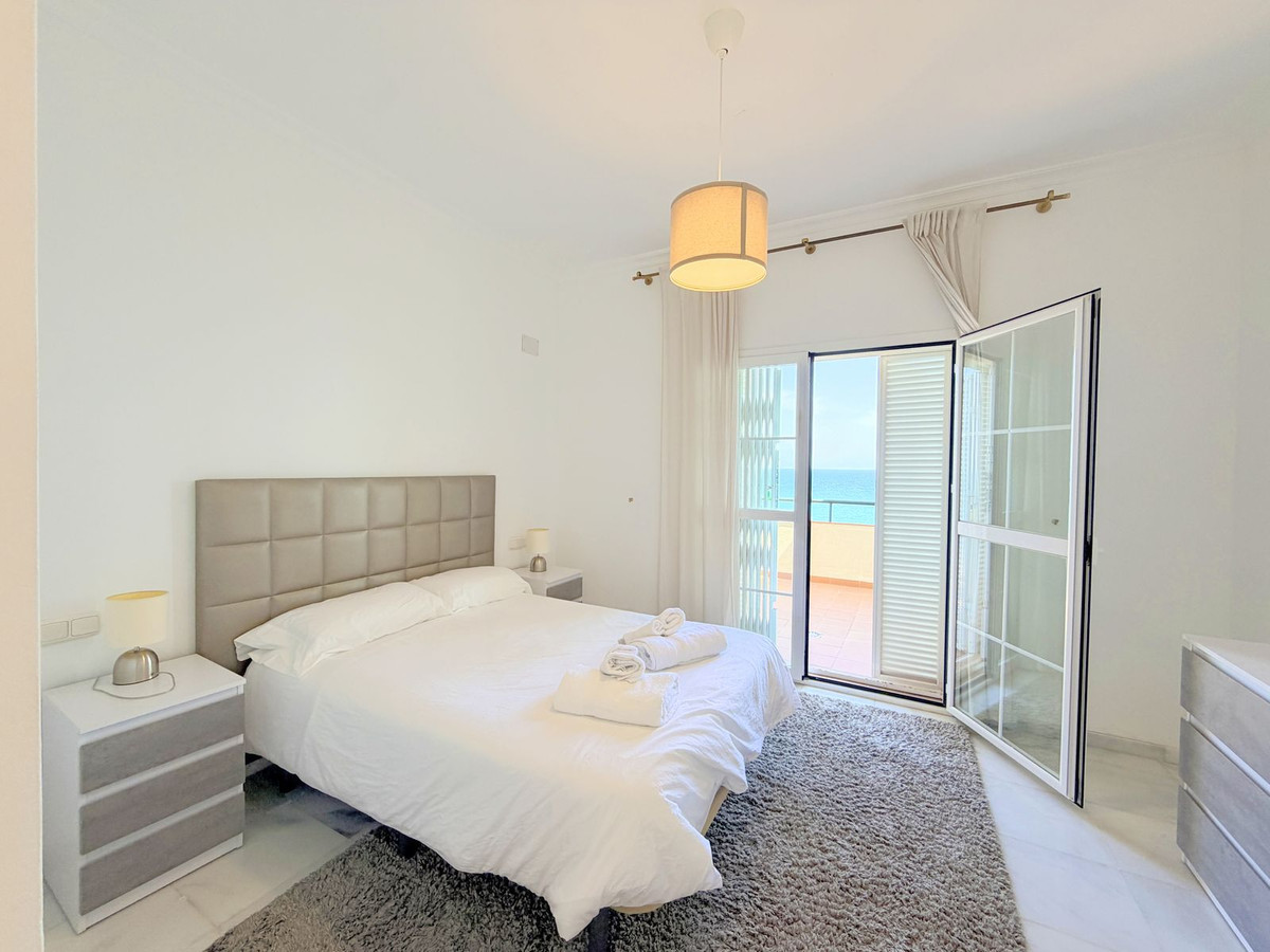 Se vende Apartamento Planta Media de 3 dormitorios en Costa Del Sol, Málaga, España
