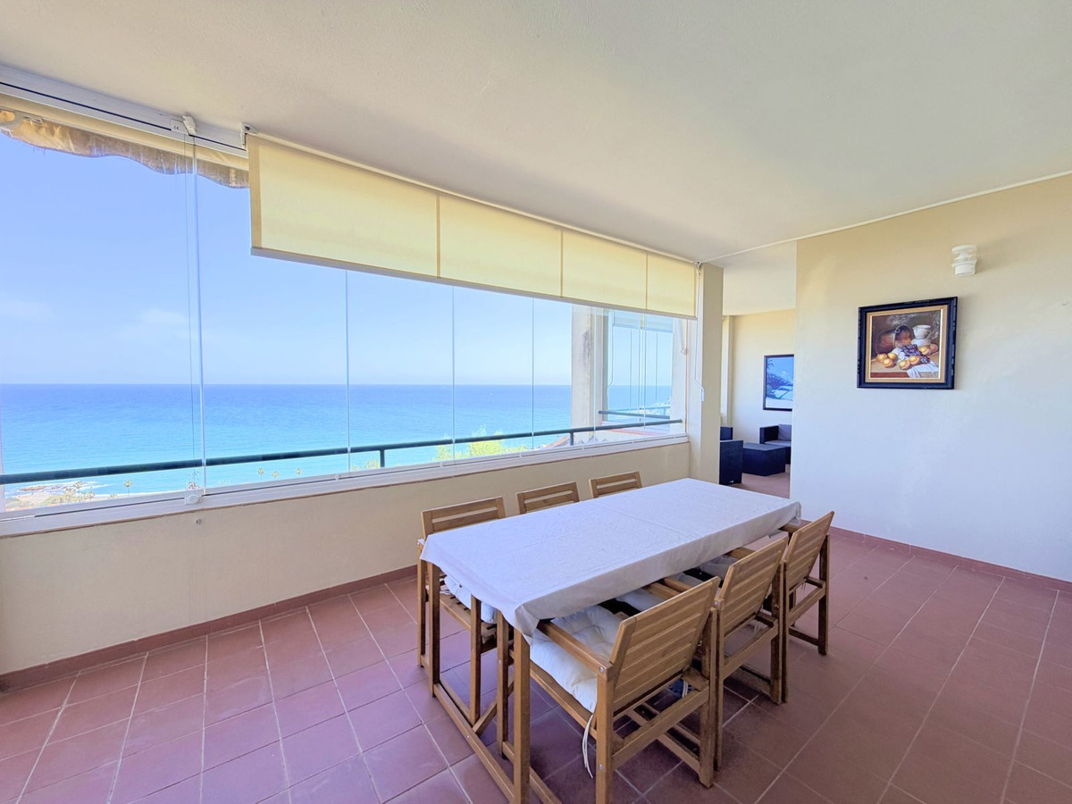 Se vende Apartamento Planta Media de 3 dormitorios en Costa Del Sol, Málaga, España