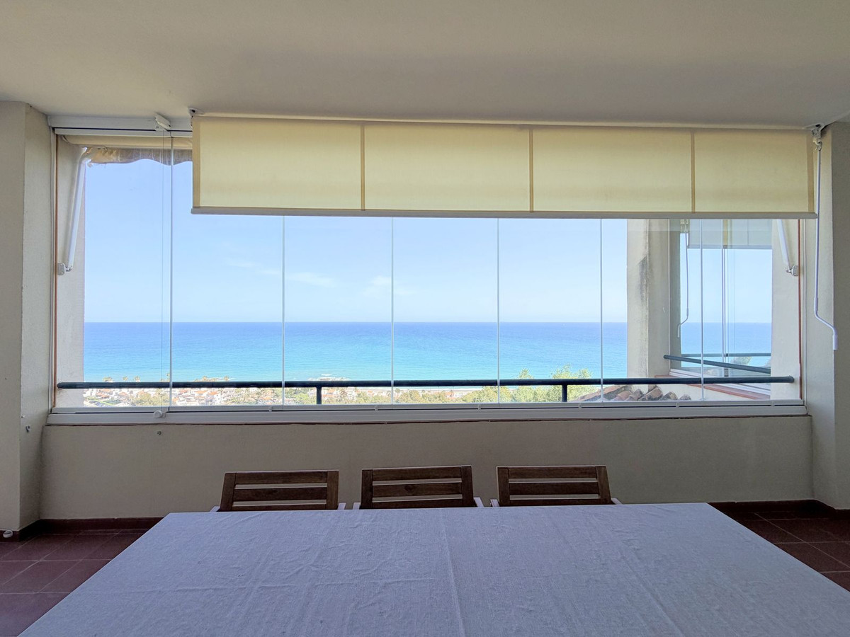 Se vende Apartamento Planta Media de 3 dormitorios en Costa Del Sol, Málaga, España
