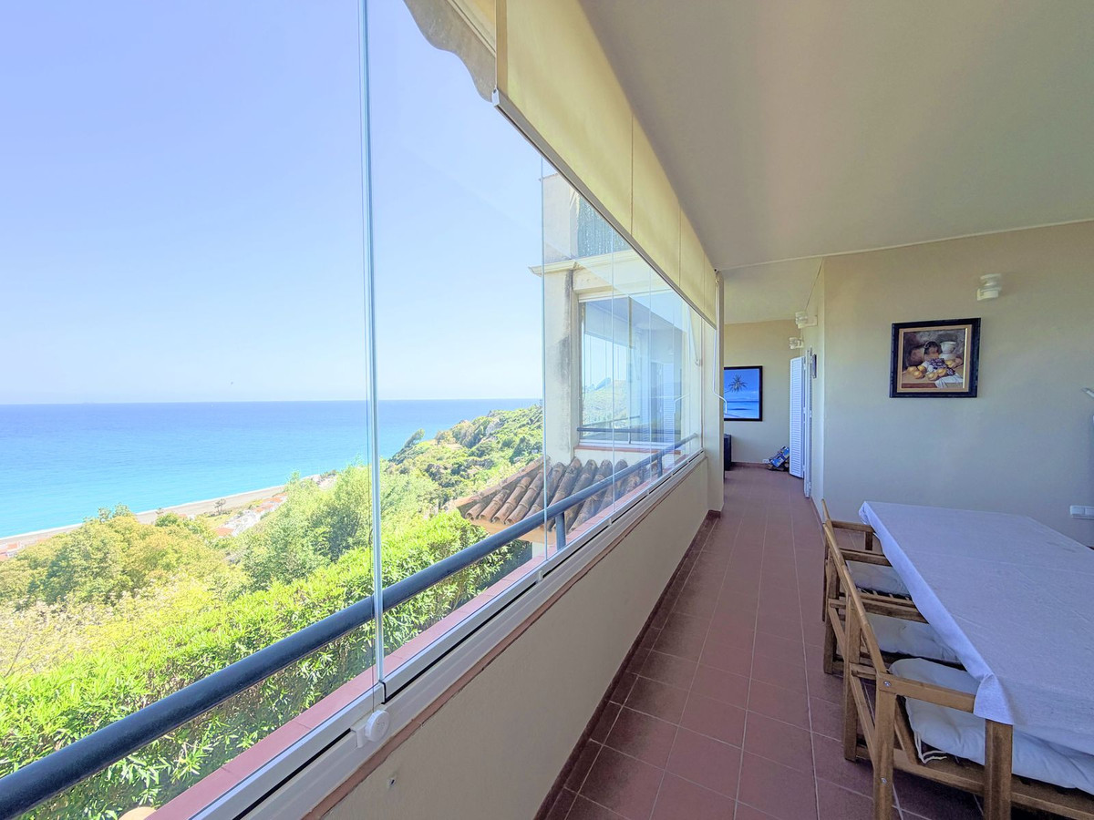 Se vende Apartamento Planta Media de 3 dormitorios en Costa Del Sol, Málaga, España