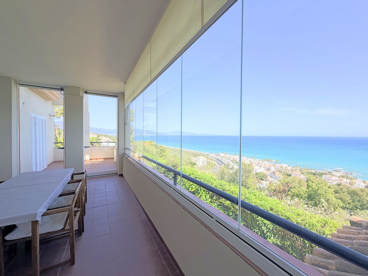Se vende Apartamento Planta Media de 3 dormitorios en Costa Del Sol, Málaga, España