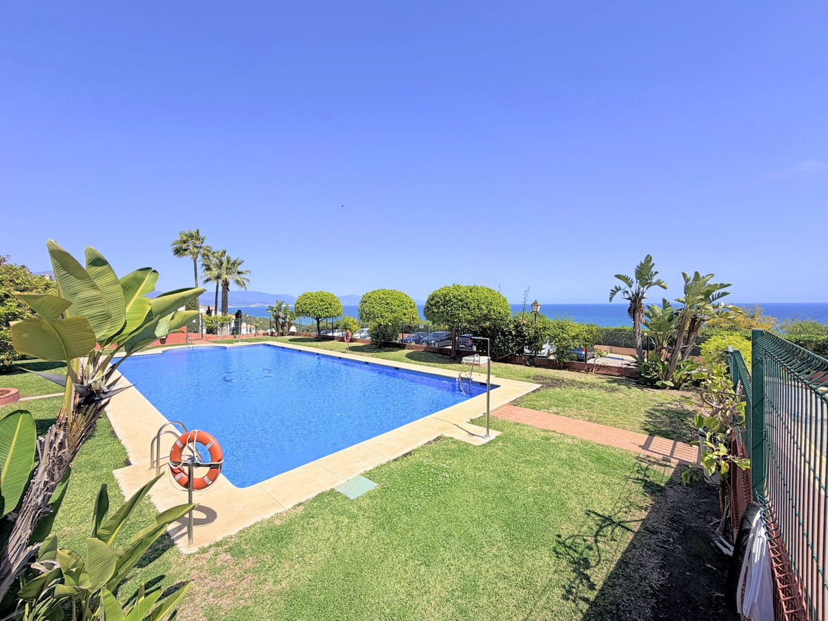 Se vende Apartamento Planta Media de 3 dormitorios en Costa Del Sol, Málaga, España