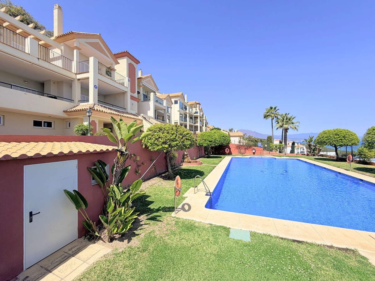 Se vende Apartamento Planta Media de 3 dormitorios en Costa Del Sol, Málaga, España