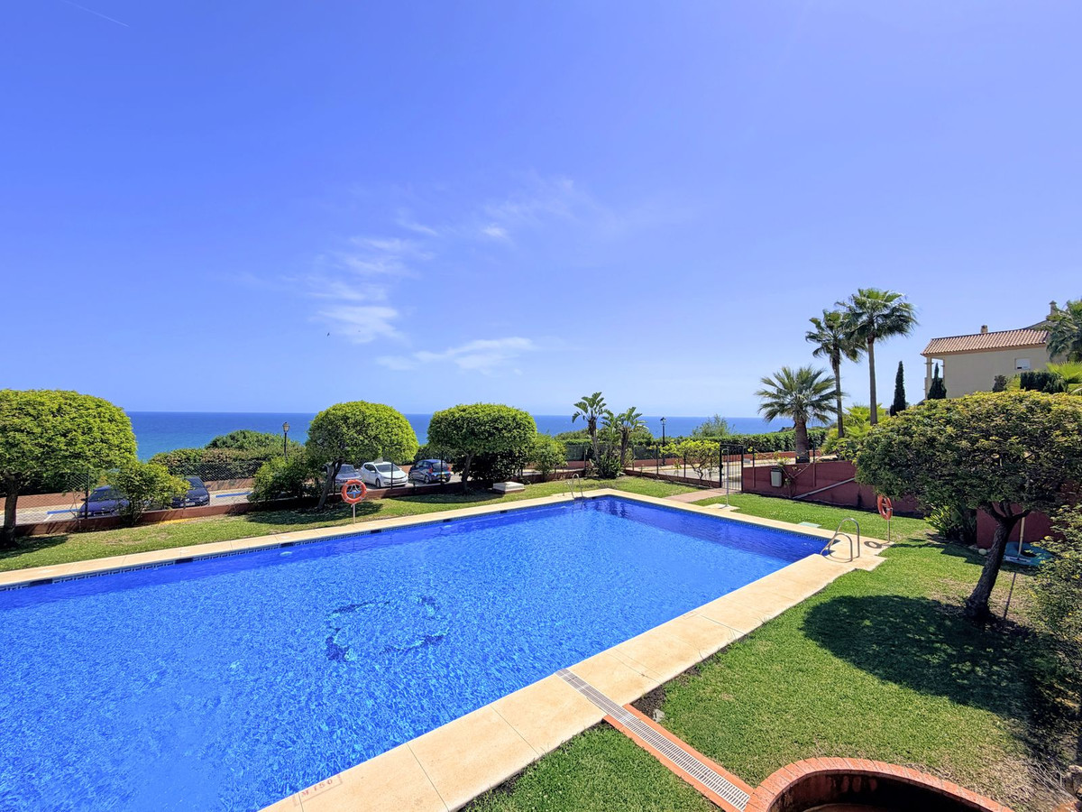 Se vende Apartamento Planta Media de 3 dormitorios en Costa Del Sol, Málaga, España