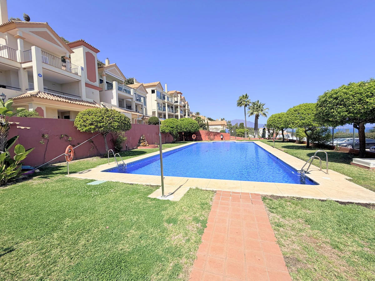 Se vende Apartamento Planta Media de 3 dormitorios en Costa Del Sol, Málaga, España