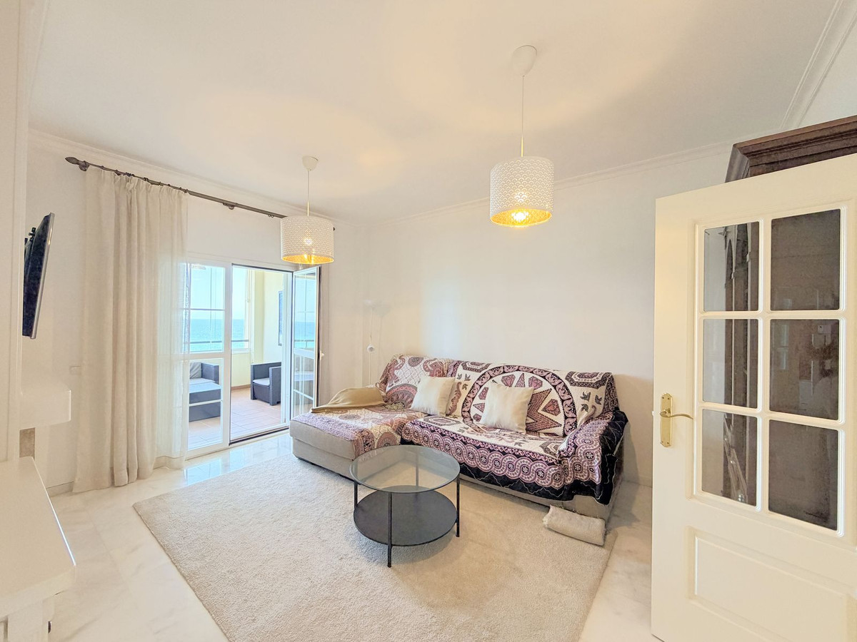 Se vende Apartamento Planta Media de 3 dormitorios en Costa Del Sol, Málaga, España