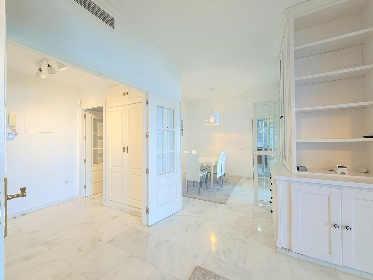 Se vende Apartamento Planta Media de 3 dormitorios en Costa Del Sol, Málaga, España