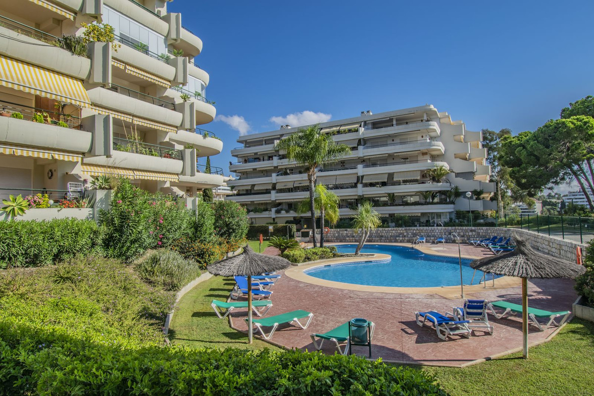 3 Bed Apartment for sale in Guadalmina Alta Costa Del Sol, Málaga, Spain