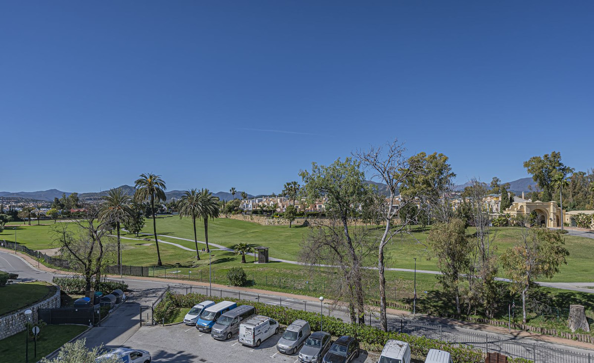 3 Bed Apartment for sale in Guadalmina Alta Costa Del Sol, Málaga, Spain
