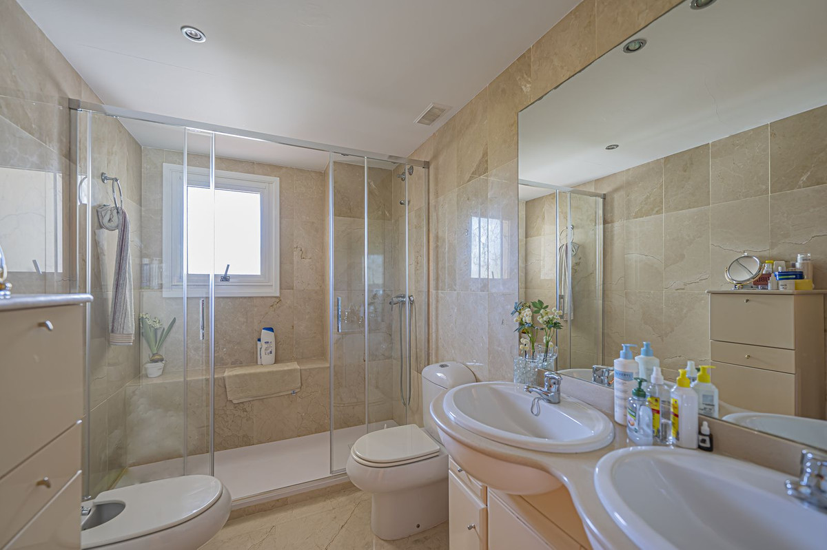 3 Bed Apartment for sale in Guadalmina Alta Costa Del Sol, Málaga, Spain
