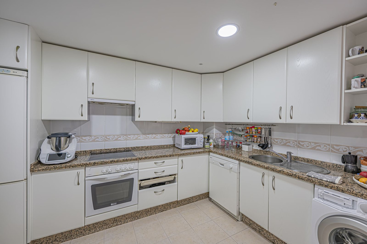 3 Bed Apartment for sale in Guadalmina Alta Costa Del Sol, Málaga, Spain