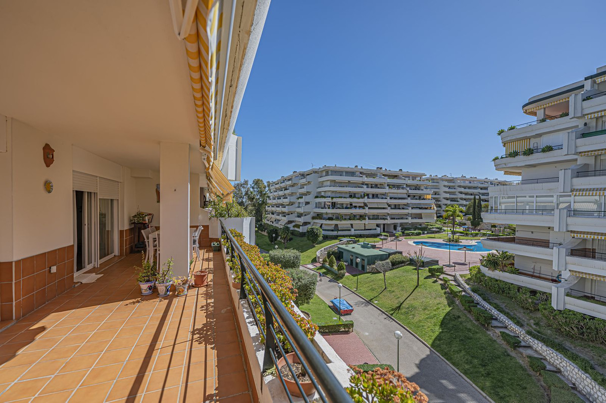 3 Bed Apartment for sale in Guadalmina Alta Costa Del Sol, Málaga, Spain
