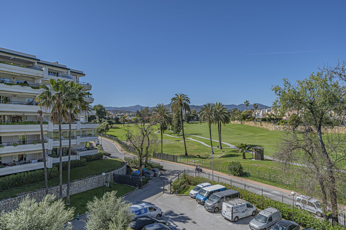 3 Bed Apartment for sale in Guadalmina Alta Costa Del Sol, Málaga, Spain