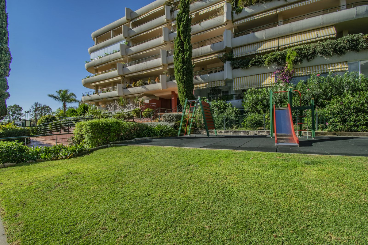 3 Bed Apartment for sale in Guadalmina Alta Costa Del Sol, Málaga, Spain