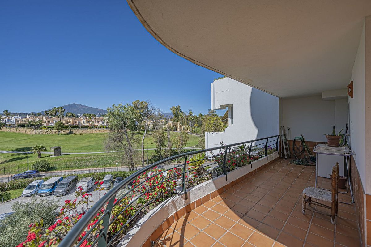 3 Bed Apartment for sale in Guadalmina Alta Costa Del Sol, Málaga, Spain