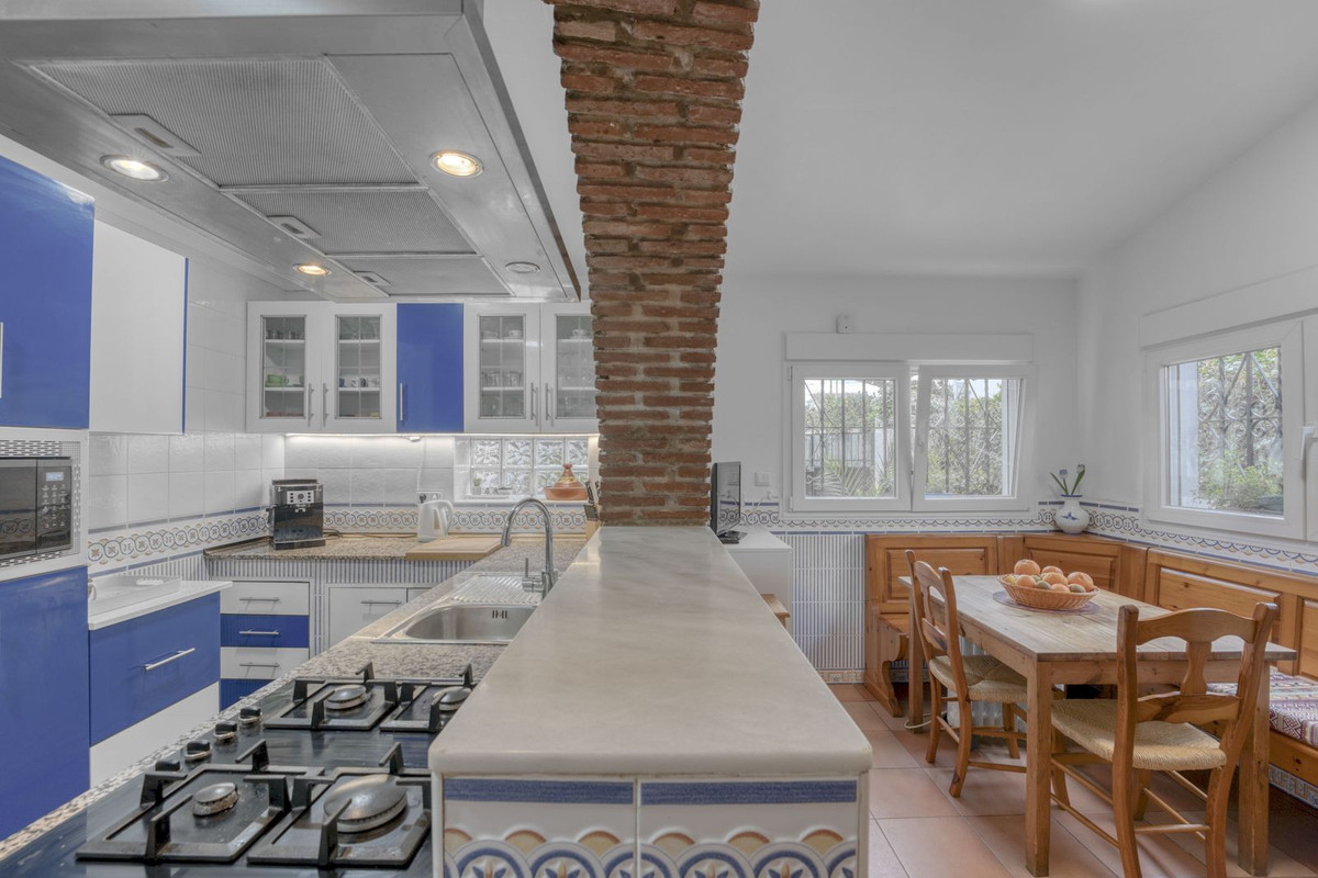5 Bed Townhouse for sale in Málaga Costa Del Sol, Málaga, Spain