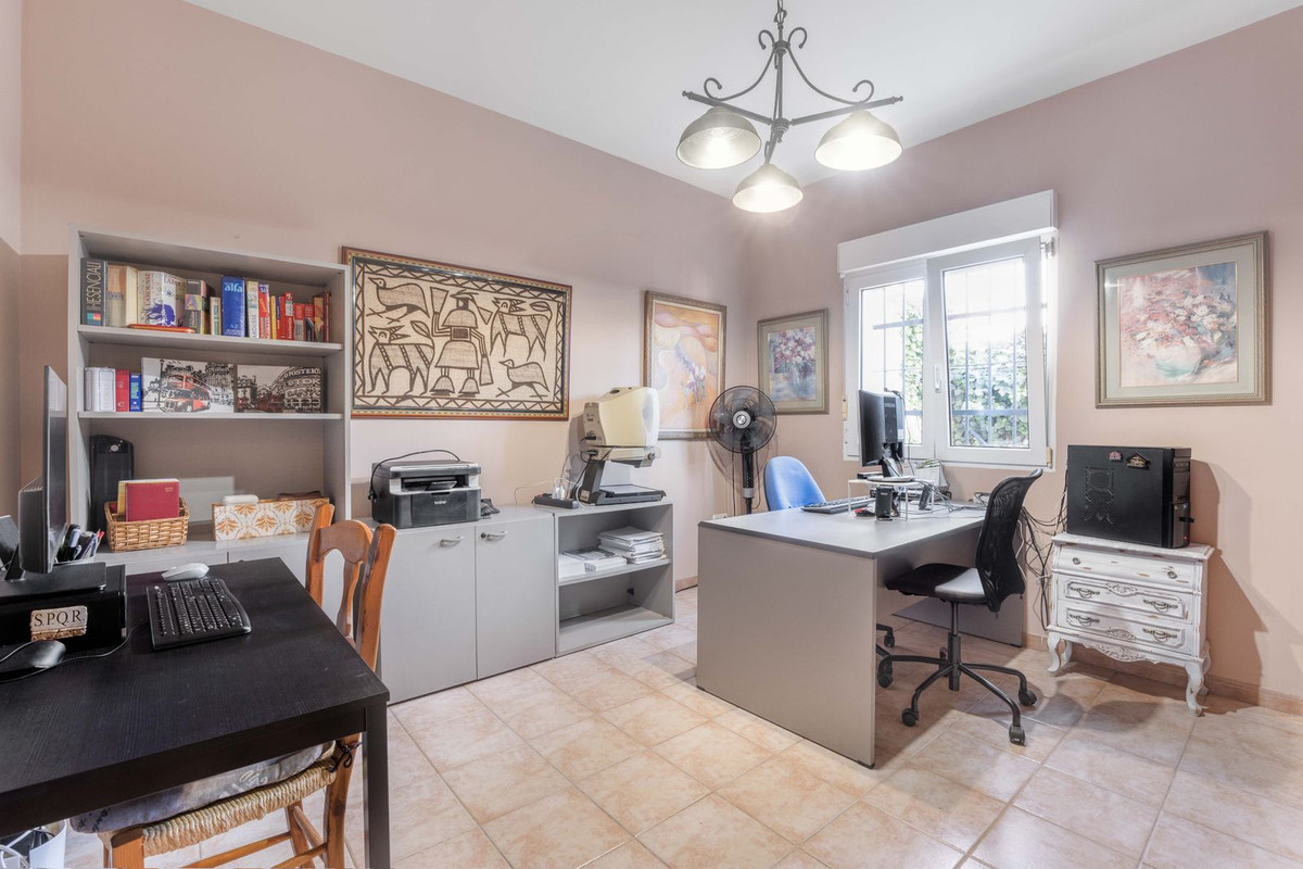 5 Bed Townhouse for sale in Málaga Costa Del Sol, Málaga, Spain