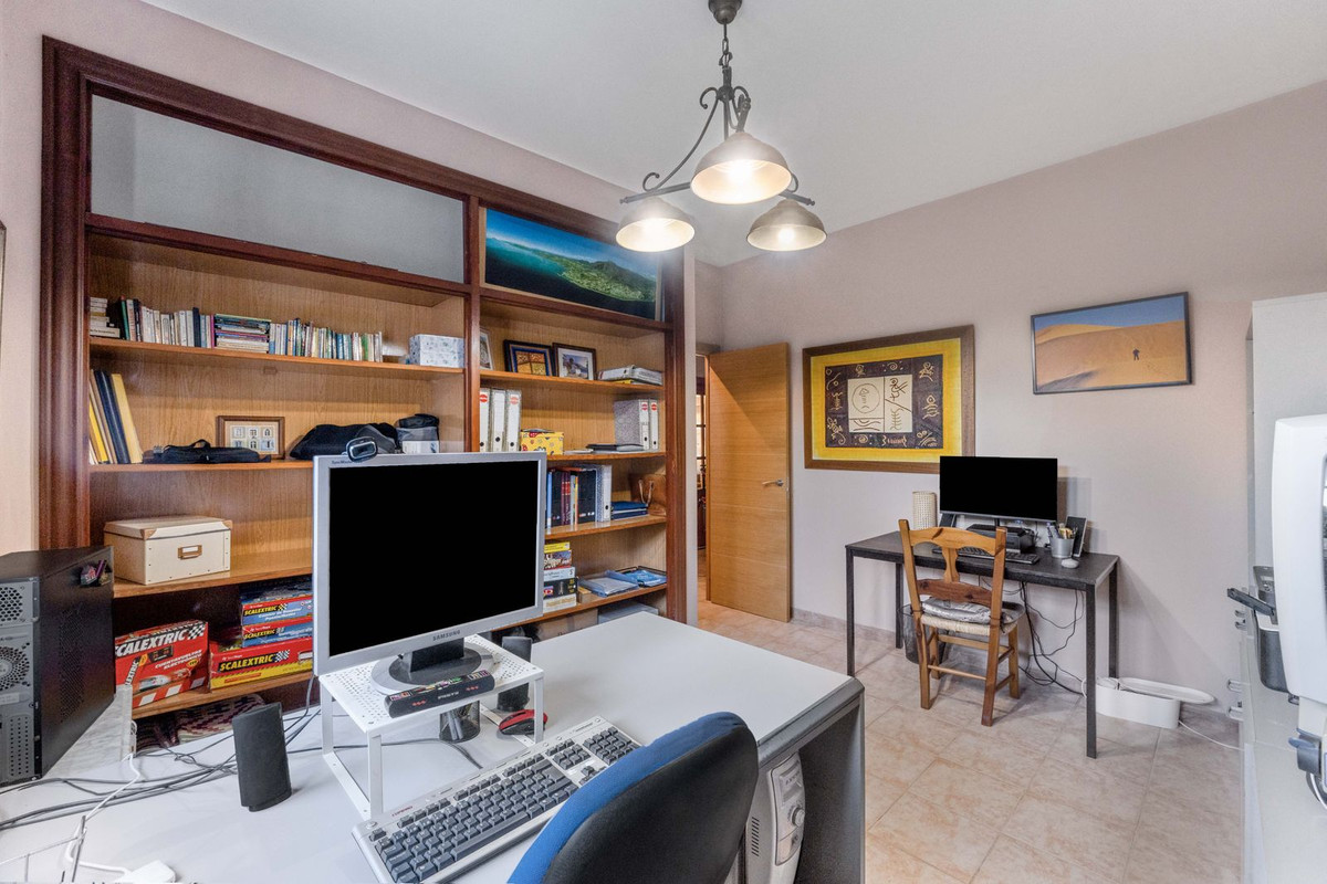 5 Bed Townhouse for sale in Málaga Costa Del Sol, Málaga, Spain