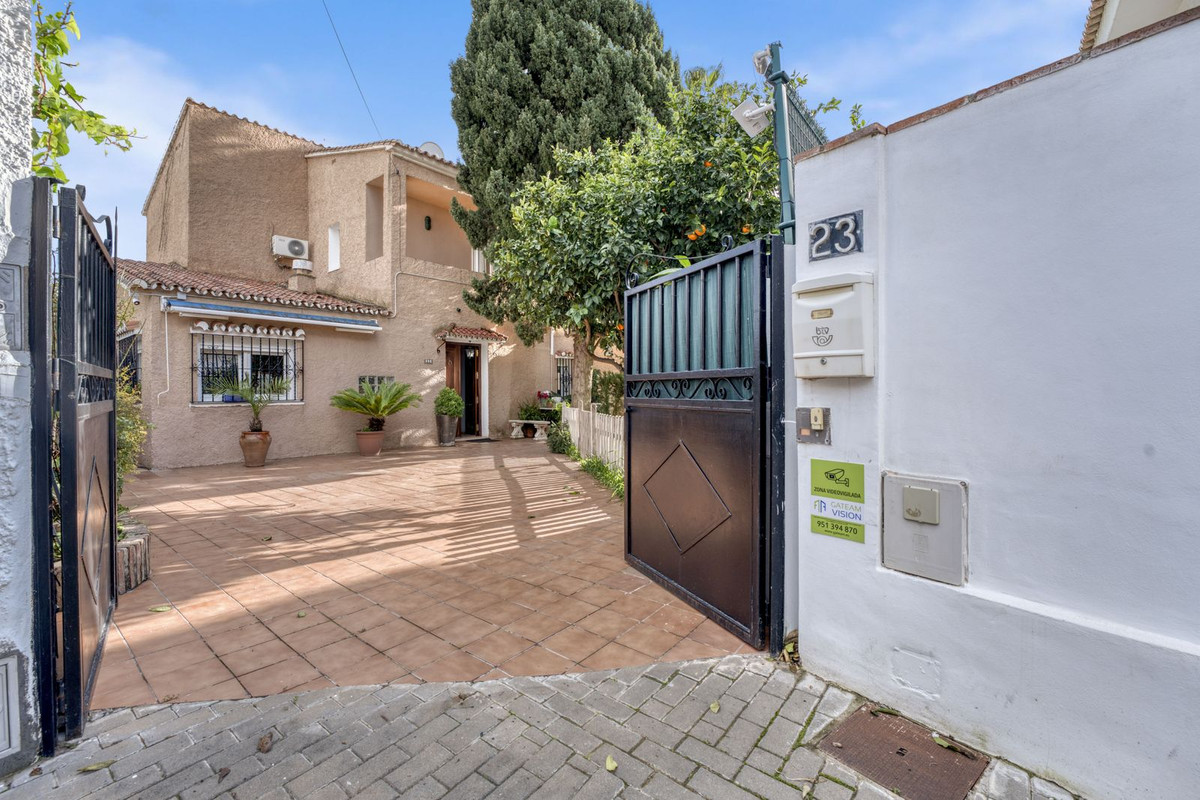5 Bed Townhouse for sale in Málaga Costa Del Sol, Málaga, Spain