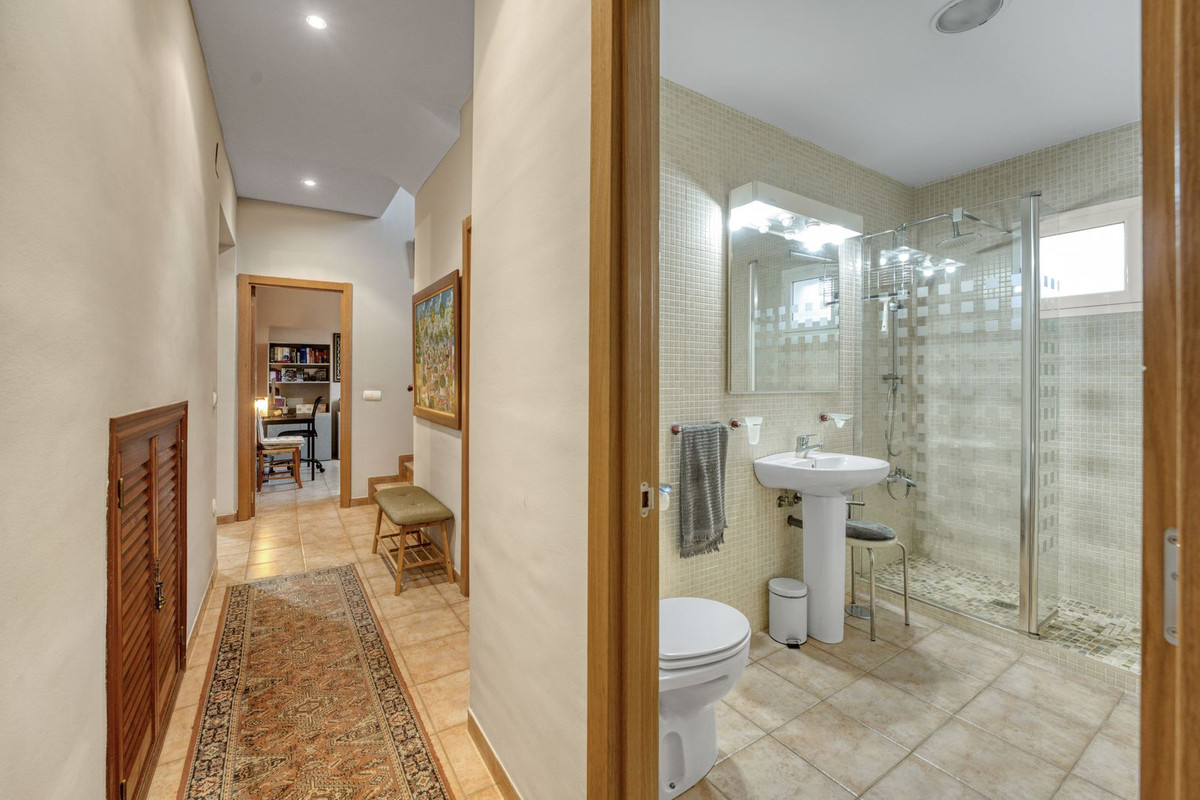 5 Bed Townhouse for sale in Málaga Costa Del Sol, Málaga, Spain