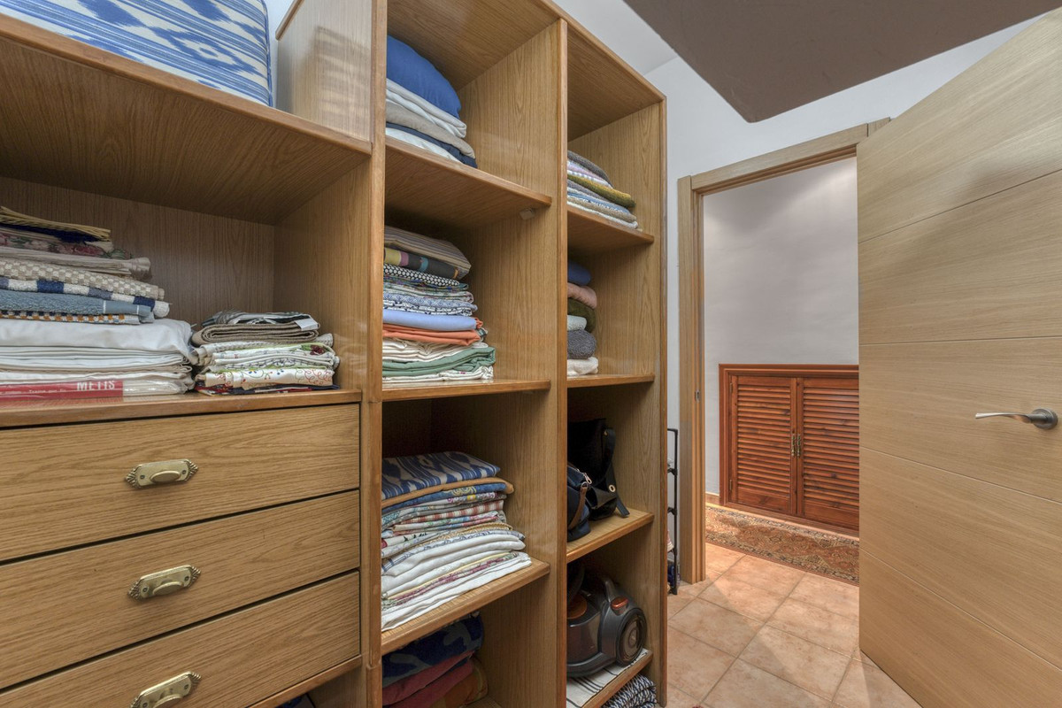 5 Bed Townhouse for sale in Málaga Costa Del Sol, Málaga, Spain