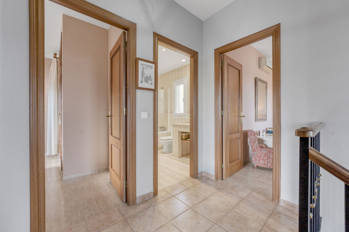 5 Bed Townhouse for sale in Málaga Costa Del Sol, Málaga, Spain