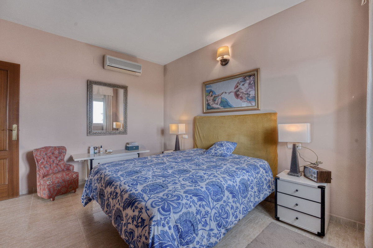 5 Bed Townhouse for sale in Málaga Costa Del Sol, Málaga, Spain