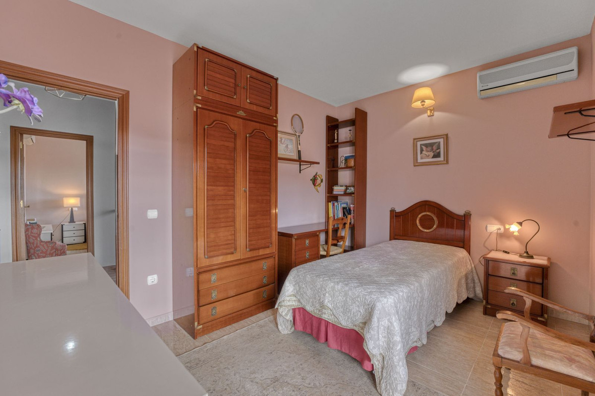 5 Bed Townhouse for sale in Málaga Costa Del Sol, Málaga, Spain