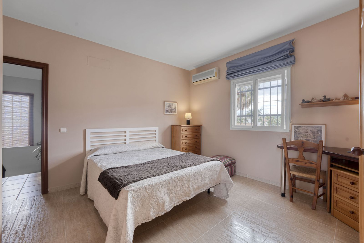 5 Bed Townhouse for sale in Málaga Costa Del Sol, Málaga, Spain