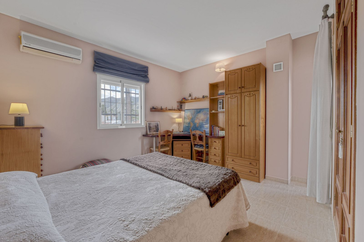 5 Bed Townhouse for sale in Málaga Costa Del Sol, Málaga, Spain