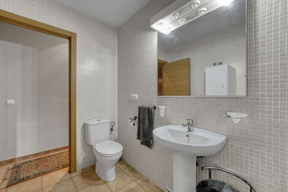 5 Bed Townhouse for sale in Málaga Costa Del Sol, Málaga, Spain