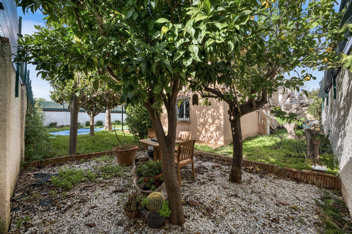 5 Bed Townhouse for sale in Málaga Costa Del Sol, Málaga, Spain
