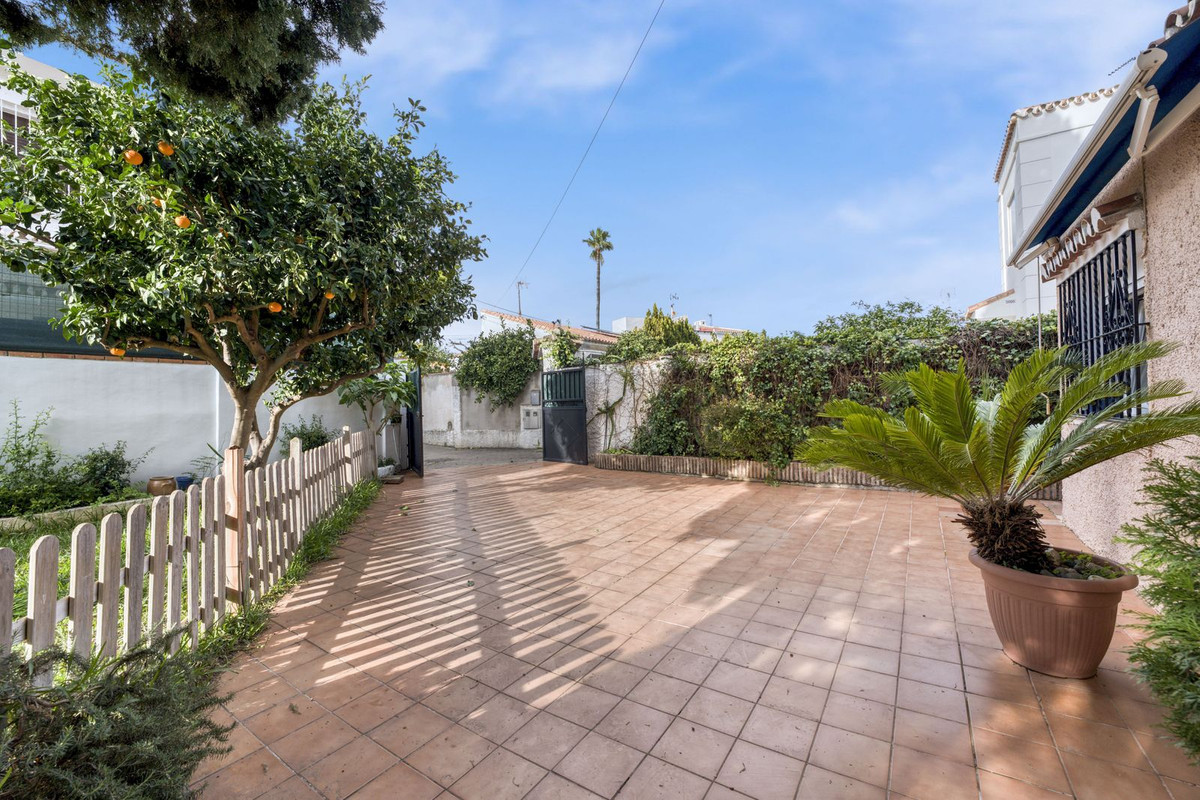 5 Bed Townhouse for sale in Málaga Costa Del Sol, Málaga, Spain