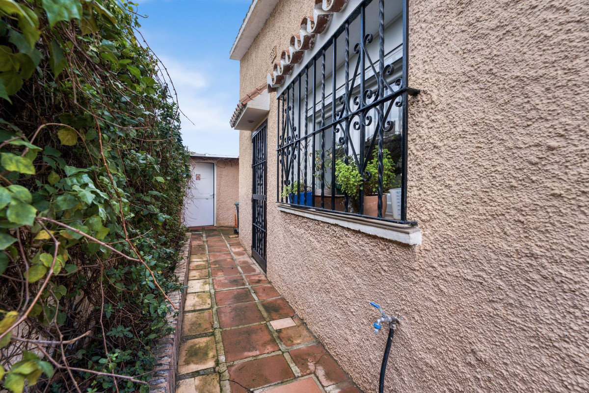5 Bed Townhouse for sale in Málaga Costa Del Sol, Málaga, Spain