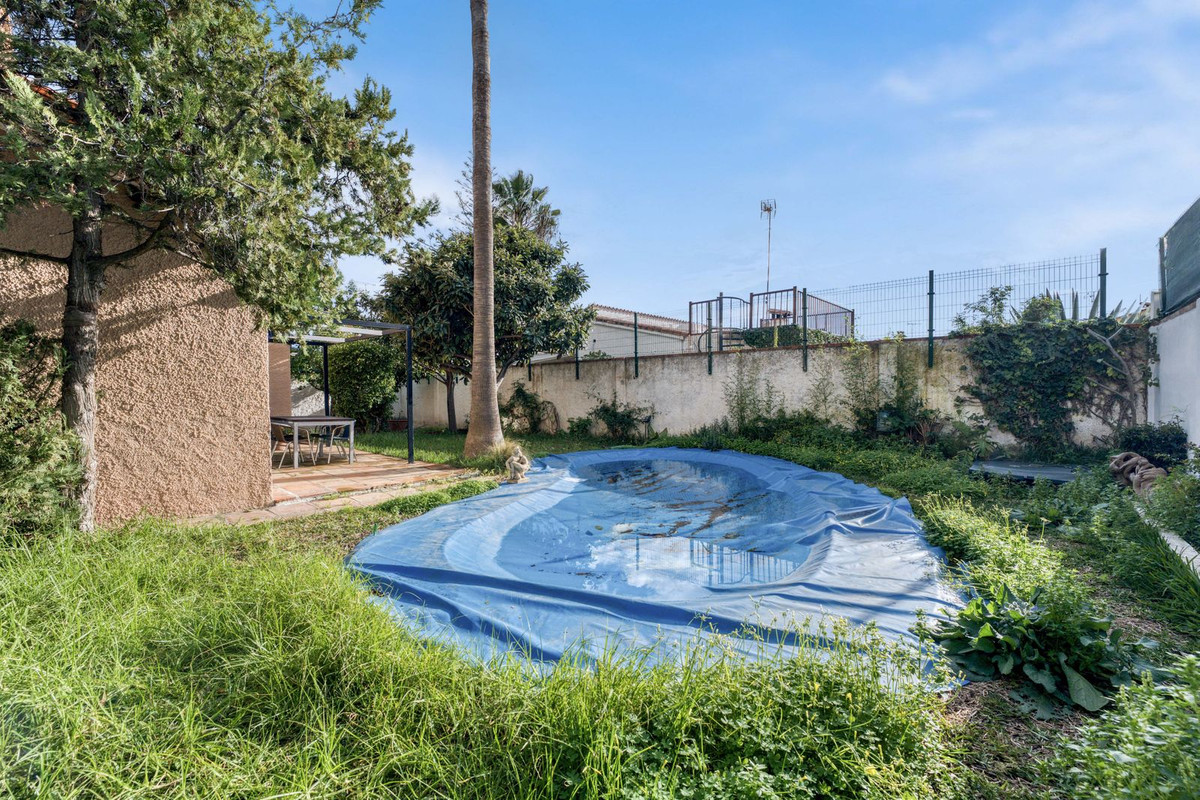 5 Bed Townhouse for sale in Málaga Costa Del Sol, Málaga, Spain