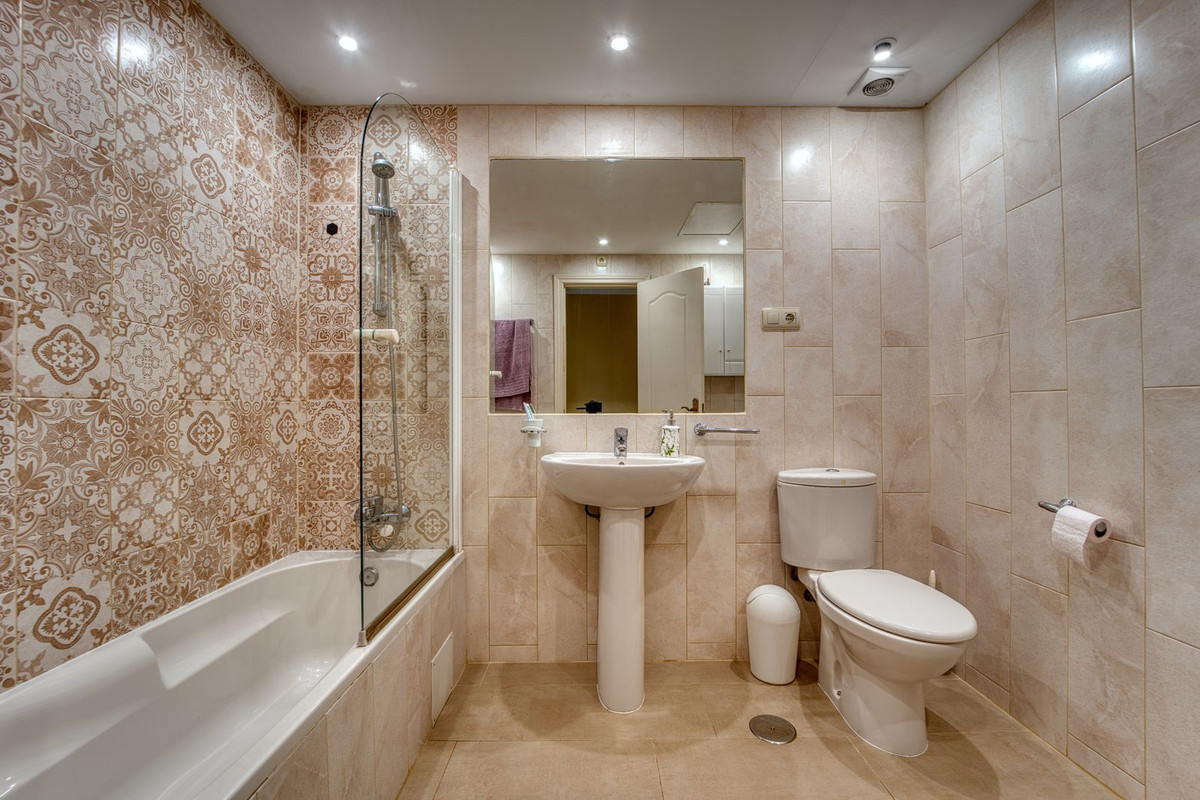 2 Bed Apartment for sale in Marbella Costa Del Sol, Málaga, Spain