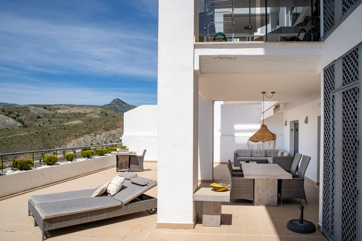 3 Bed Apartment for sale in Benahavís Costa Del Sol, Málaga, Spain