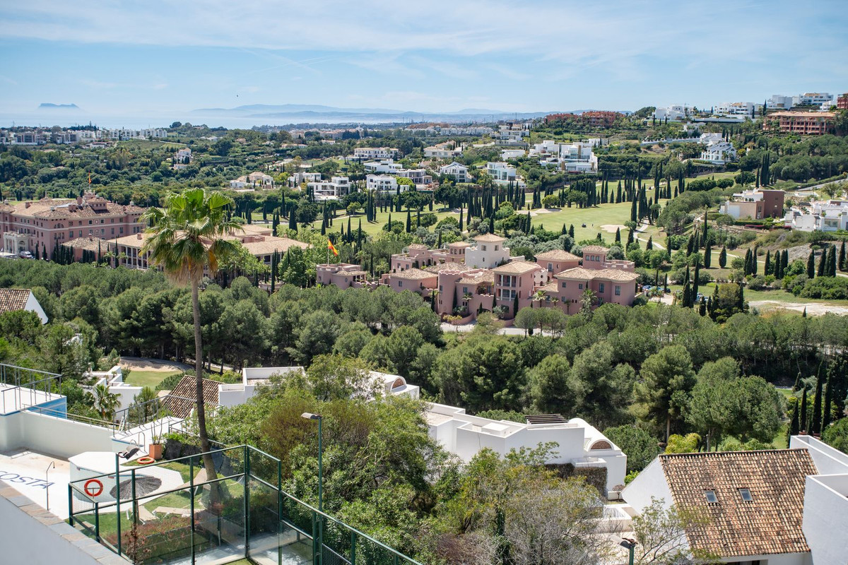 3 Bed Apartment for sale in Benahavís Costa Del Sol, Málaga, Spain