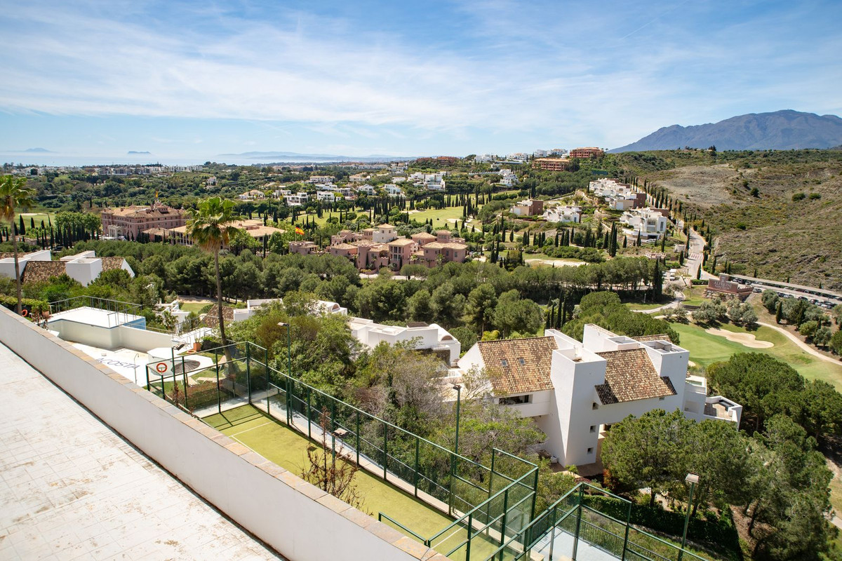 3 Bed Apartment for sale in Benahavís Costa Del Sol, Málaga, Spain