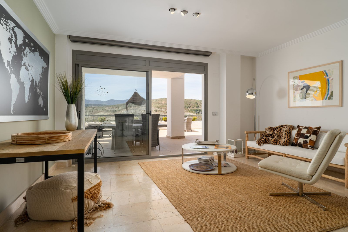 3 Bed Apartment for sale in Benahavís Costa Del Sol, Málaga, Spain