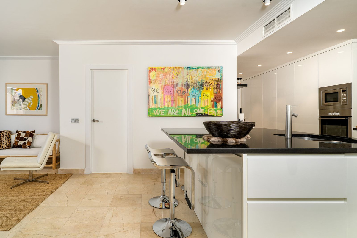 3 Bed Apartment for sale in Benahavís Costa Del Sol, Málaga, Spain