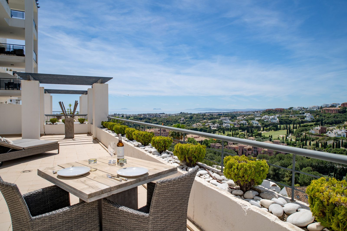 3 Bed Apartment for sale in Benahavís Costa Del Sol, Málaga, Spain