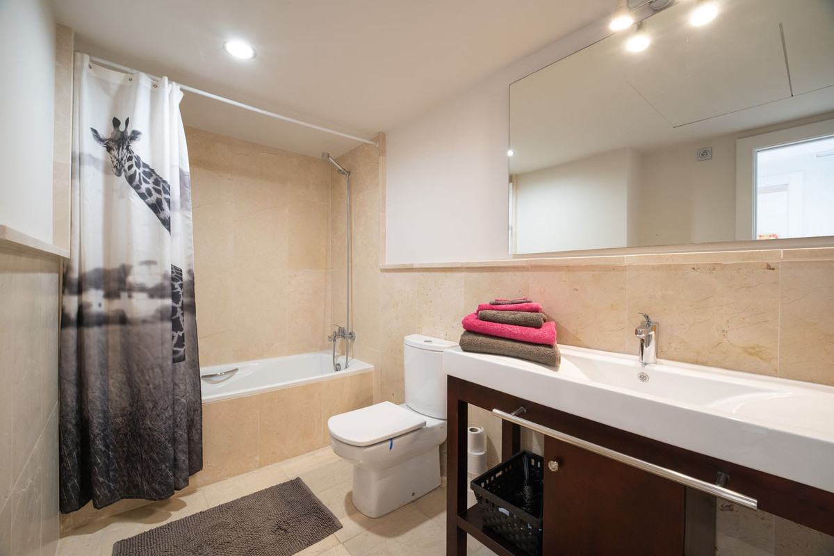 3 Bed Apartment for sale in Benahavís Costa Del Sol, Málaga, Spain