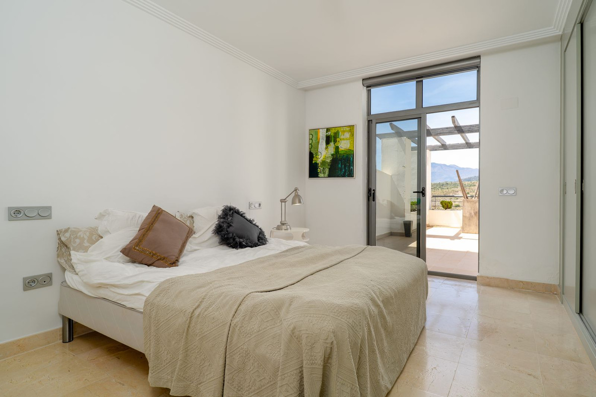 3 Bed Apartment for sale in Benahavís Costa Del Sol, Málaga, Spain
