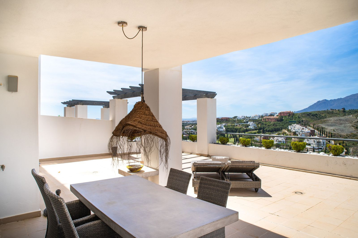 3 Bed Apartment for sale in Benahavís Costa Del Sol, Málaga, Spain